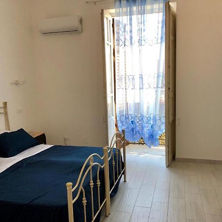 Via Aurispa 60 Palermo Kültér fotó