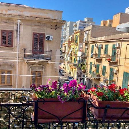 Via Aurispa 60 Palermo Kültér fotó