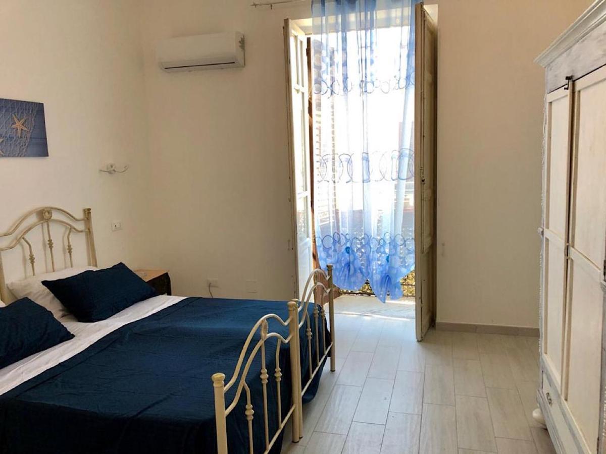 Via Aurispa 60 Palermo Kültér fotó