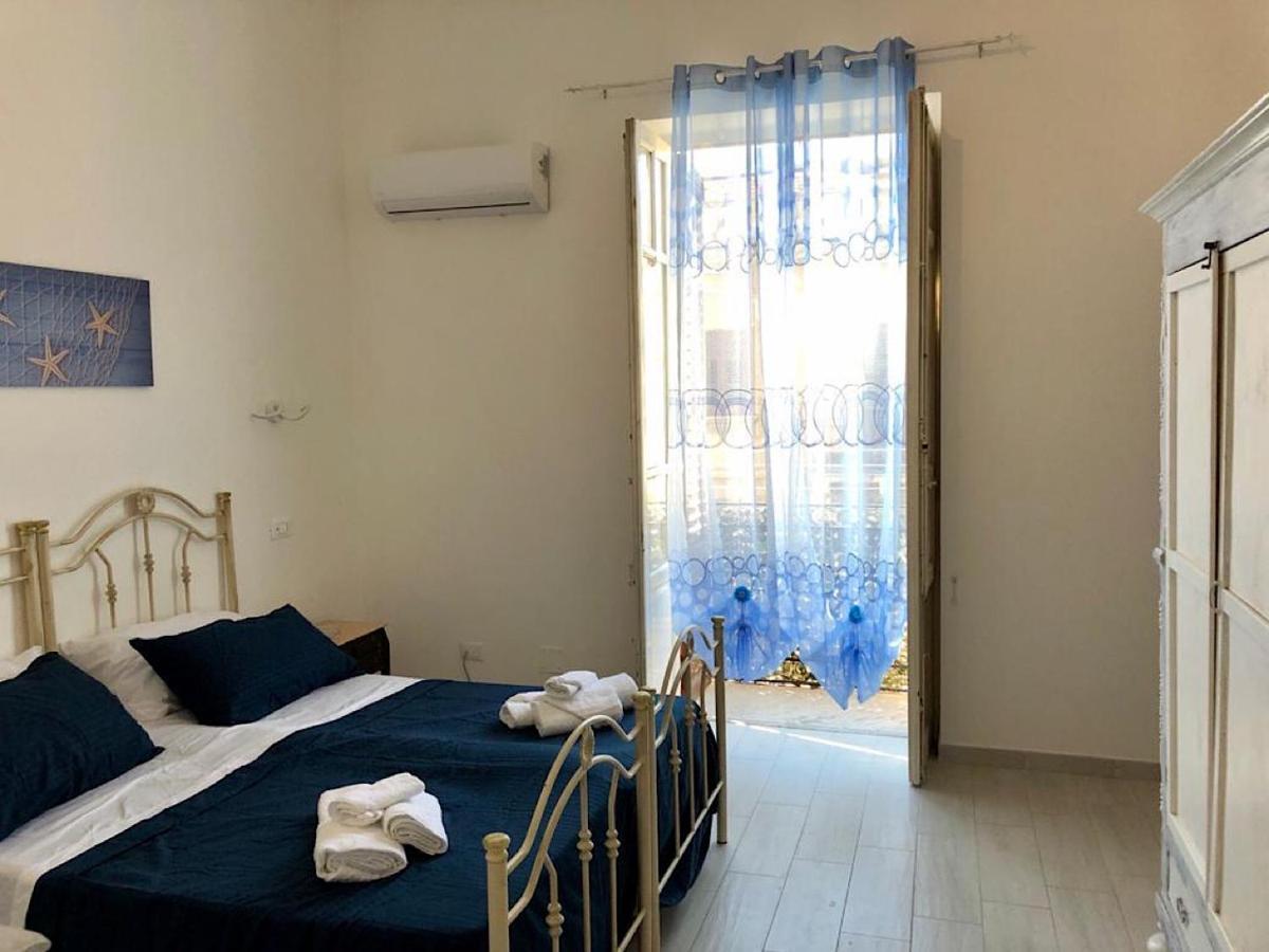 Via Aurispa 60 Palermo Kültér fotó